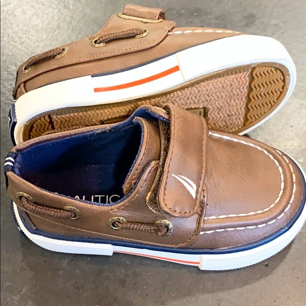 NWT Nautica Toddler Boys Shoes Size 5